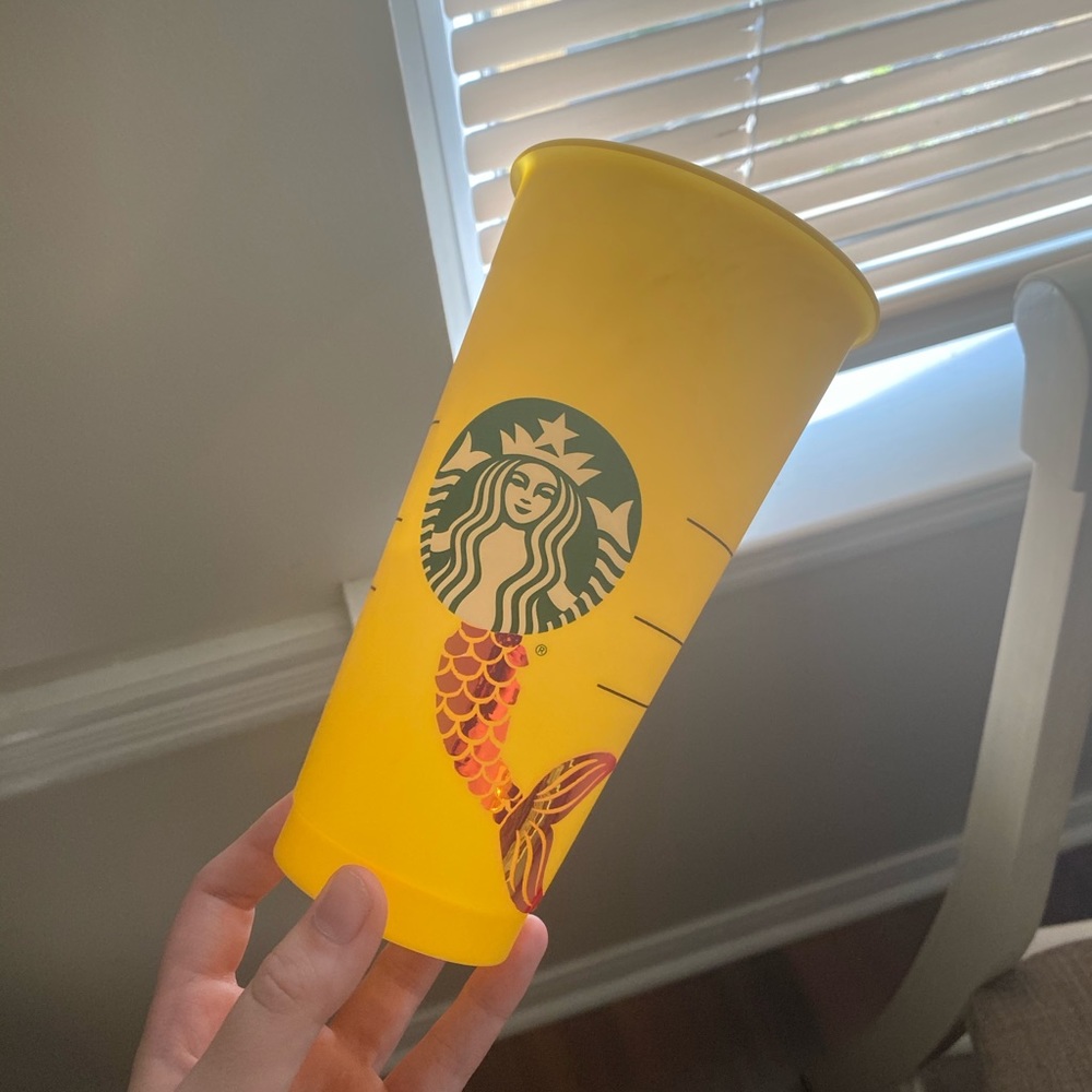 STARBUCKS COLOR CHANGING CUP